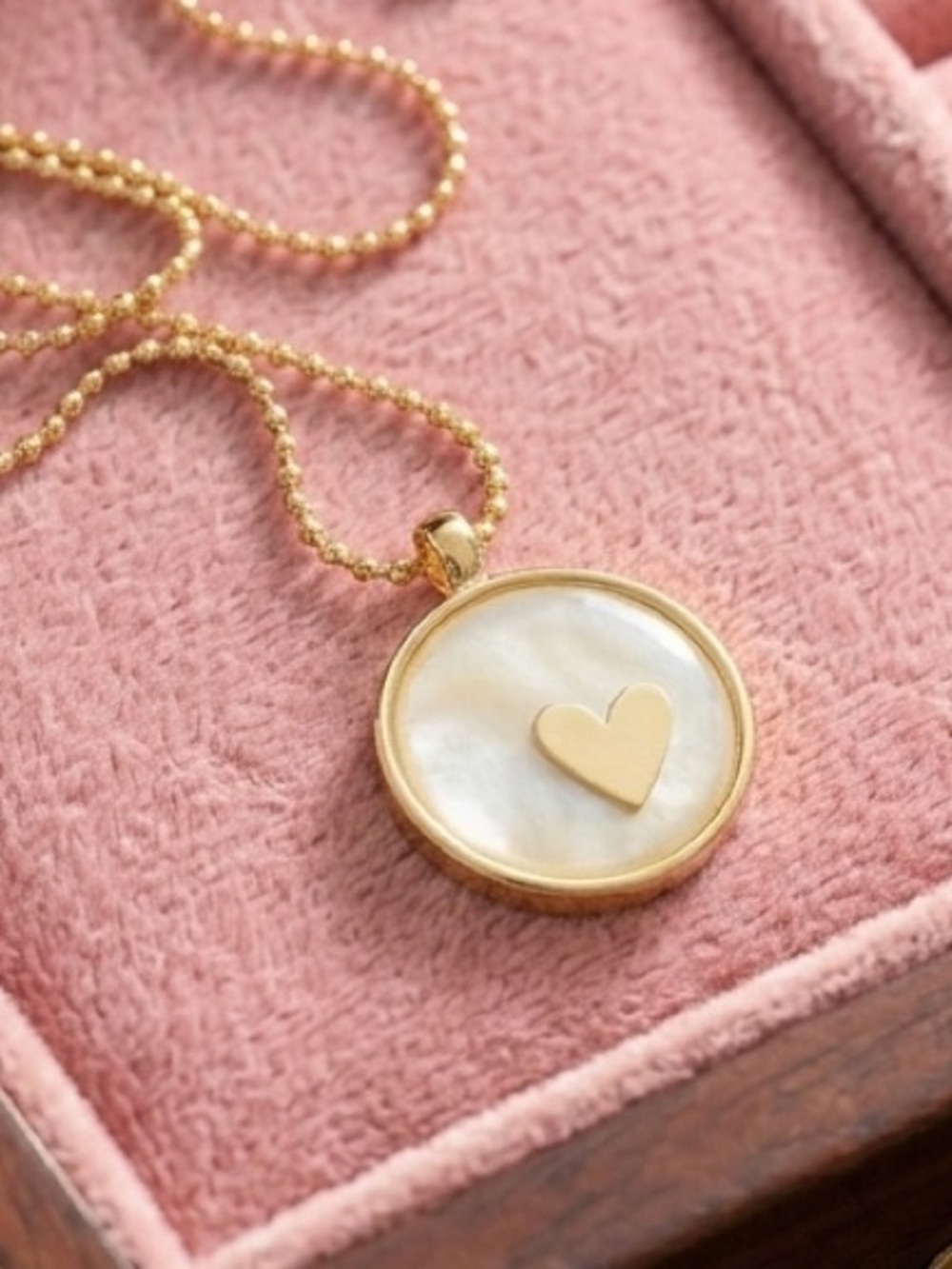 Lucky Brand ✨Gold Heart Pendant Necklace with Mother-of-Pearl Accent ✨